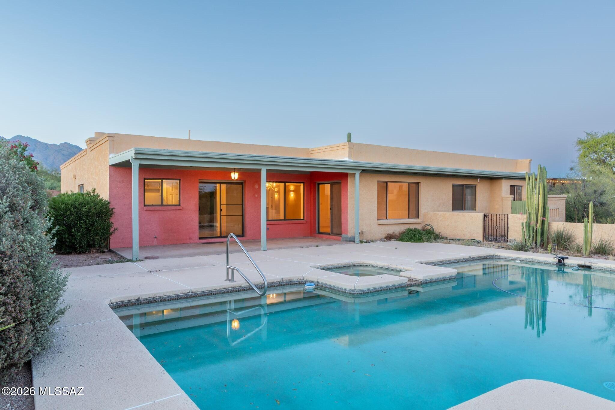 6090 East River Road Tucson, AZ 85750 - Photo 3 of 49