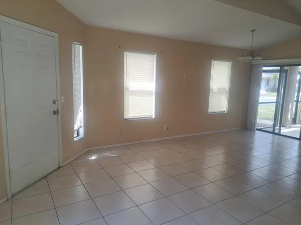 $1,550 | 2822 Stoneway Lane, Unit A, Fort Pierce, FL 34982