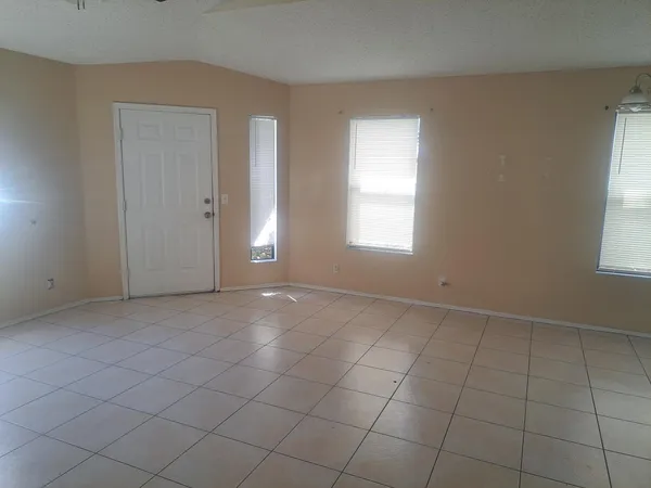 $1,550 | 2822 Stoneway Lane, Unit A, Fort Pierce, FL 34982