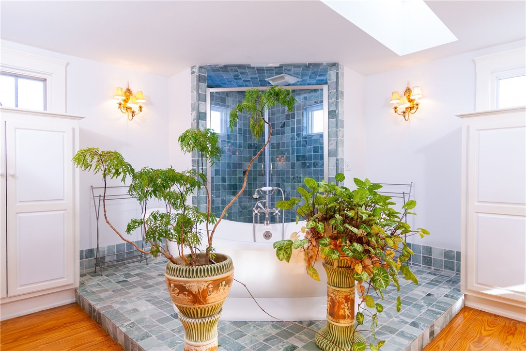 32 Broad Street Warren, RI 02885 - Photo 41 of 45 Primary Bath - third floor