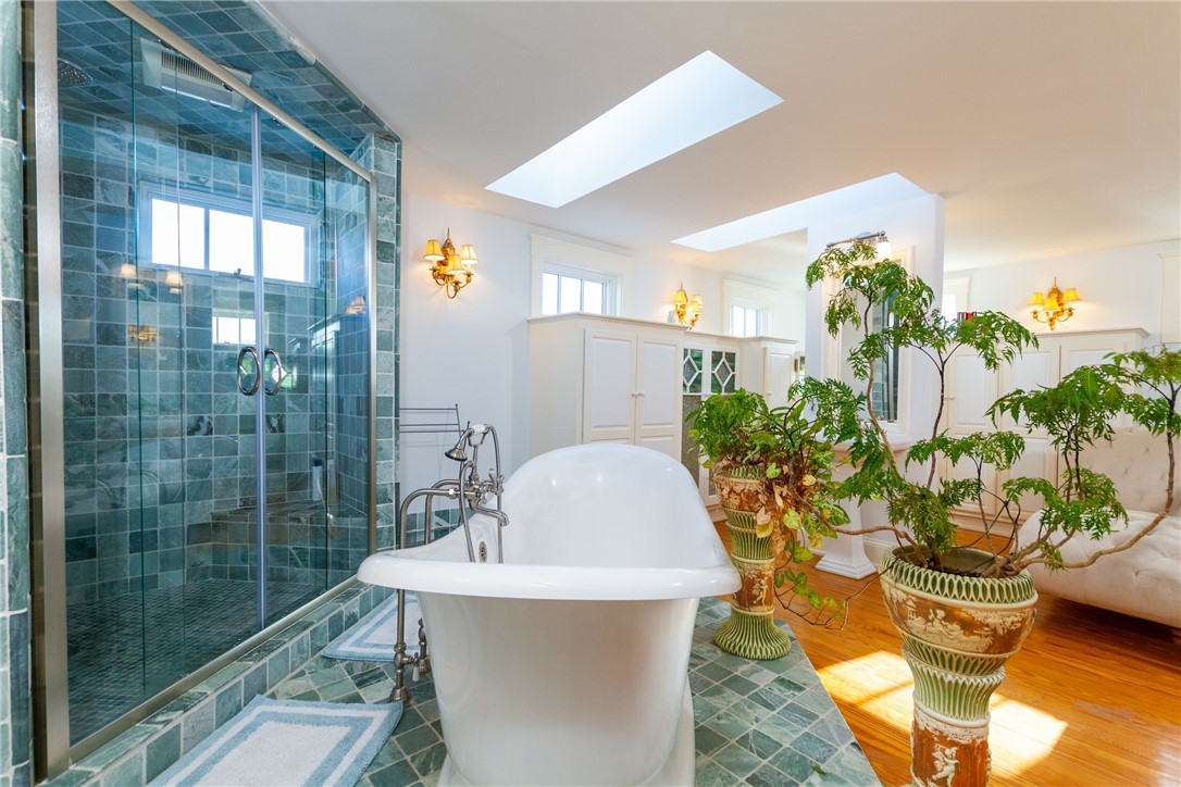 32 Broad Street Warren, RI 02885 - Photo 42 of 45 Primary Bath - third floor