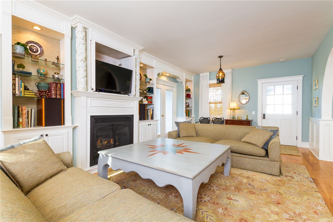 32 Broad Street Warren, RI 02885 - Photo 5 of 45 Family room off kitchen
