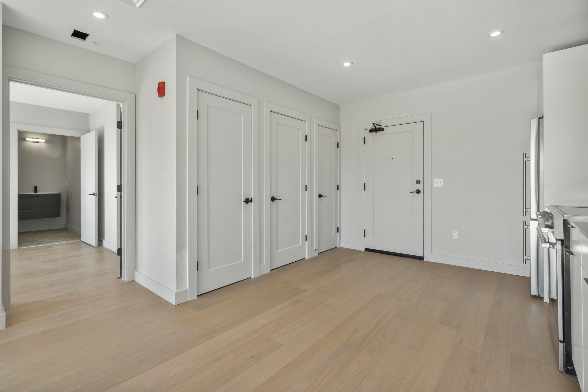 75 Chestnut Street, Unit 404 Portland, ME 04101 - Photo 8 of 37 Entry way