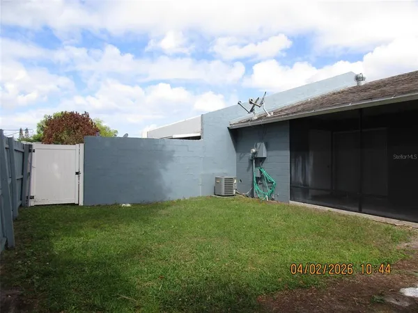 $2,050 | 2600 London Bridge Court, Orlando, FL 32837