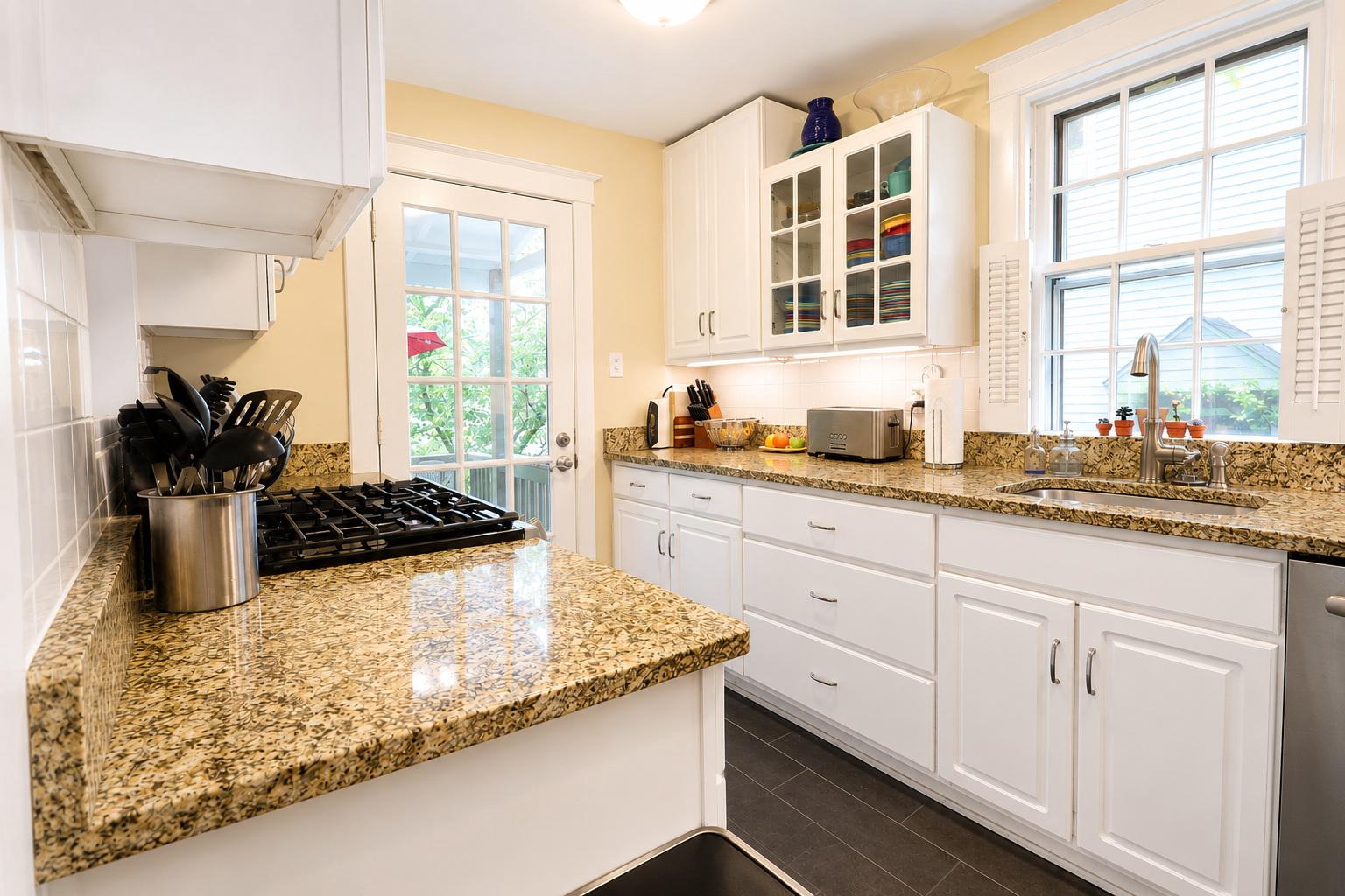 15 East Walnut Street Alexandria, VA 22301 - Photo 17 of 77 Glass front cabinetry, gas stove