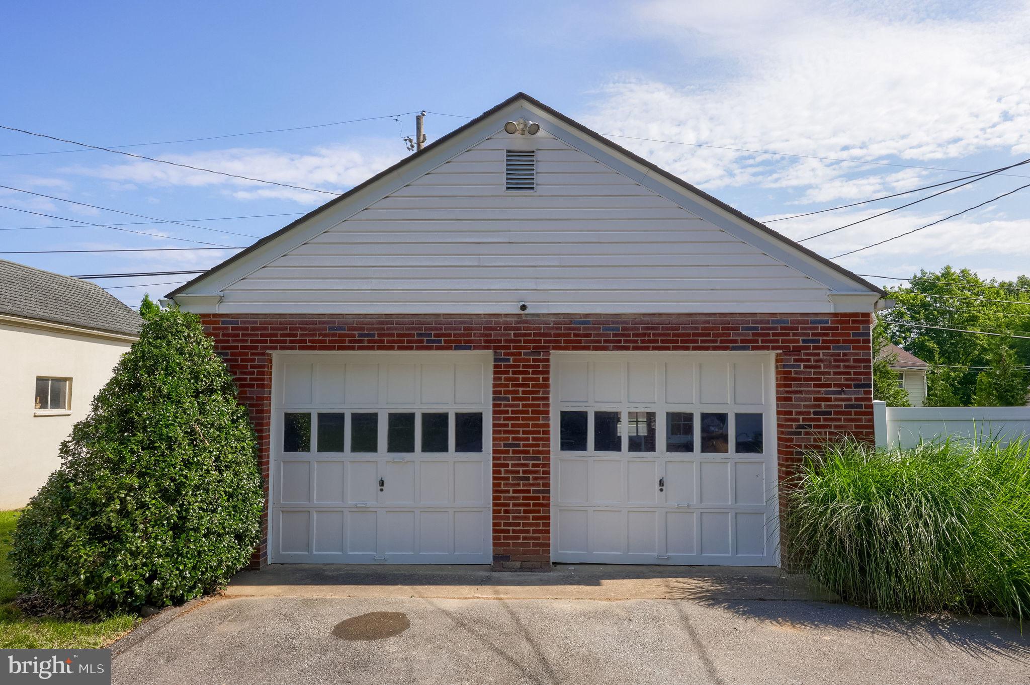 1709 Ridgeview Avenue Lancaster, PA 17603 - Photo 61 of 77 Charming dual-door garage facade.