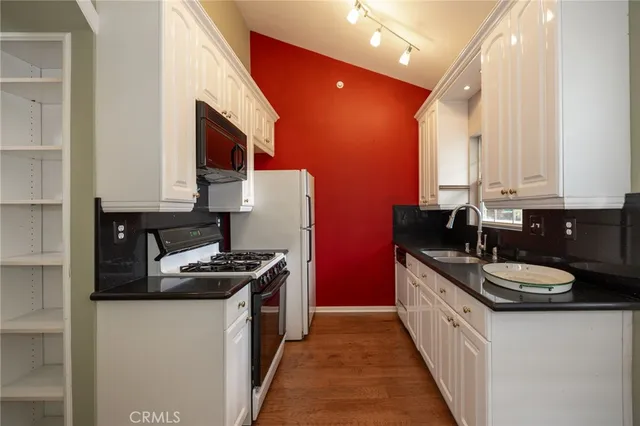 $1,700,000 | 3352 Vía Zara, Fallbrook, CA 92028