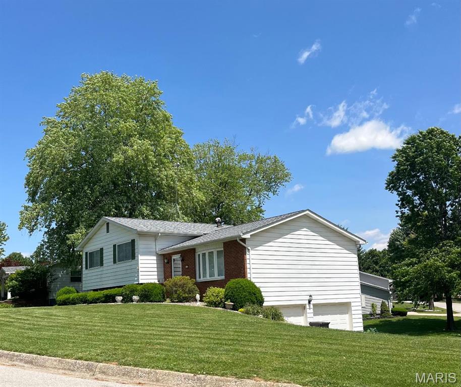5001 Kingsmire Drive Godfrey, IL 62035 - Photo 19 of 19 Gallery Image 19