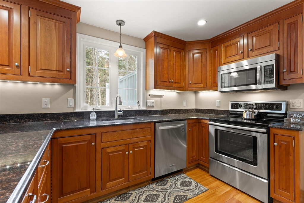 35 Meadowbrook Road Wrentham, MA 02093 - Photo 14 of 41 Gallery Image 14