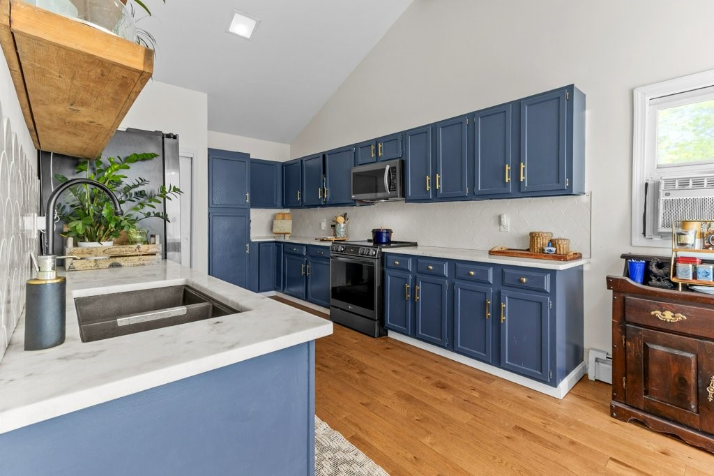 278 Taylor Road Portsmouth, RI 02871 - Photo 11 of 50 Gallery Image 11