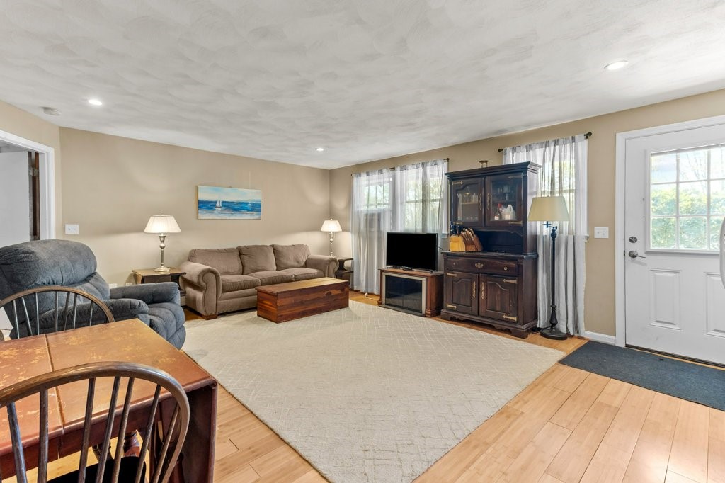 278 Taylor Road Portsmouth, RI 02871 - Photo 24 of 50 Gallery Image 24