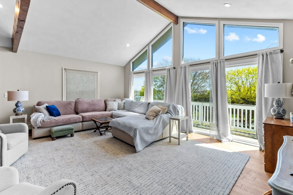 278 Taylor Road Portsmouth, RI 02871 - Photo 3 of 50 Gallery Image 3