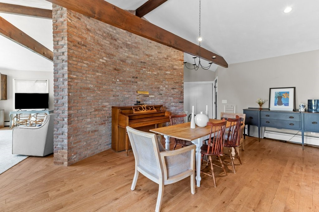278 Taylor Road Portsmouth, RI 02871 - Photo 6 of 50 Gallery Image 6