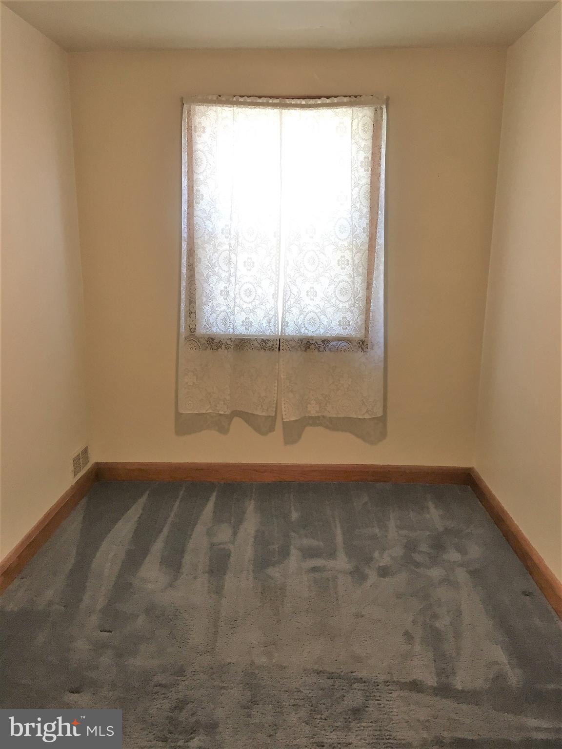 2815 Topaz Road Baltimore, MD 21234 - Photo 10 of 19 3rd Bedroom