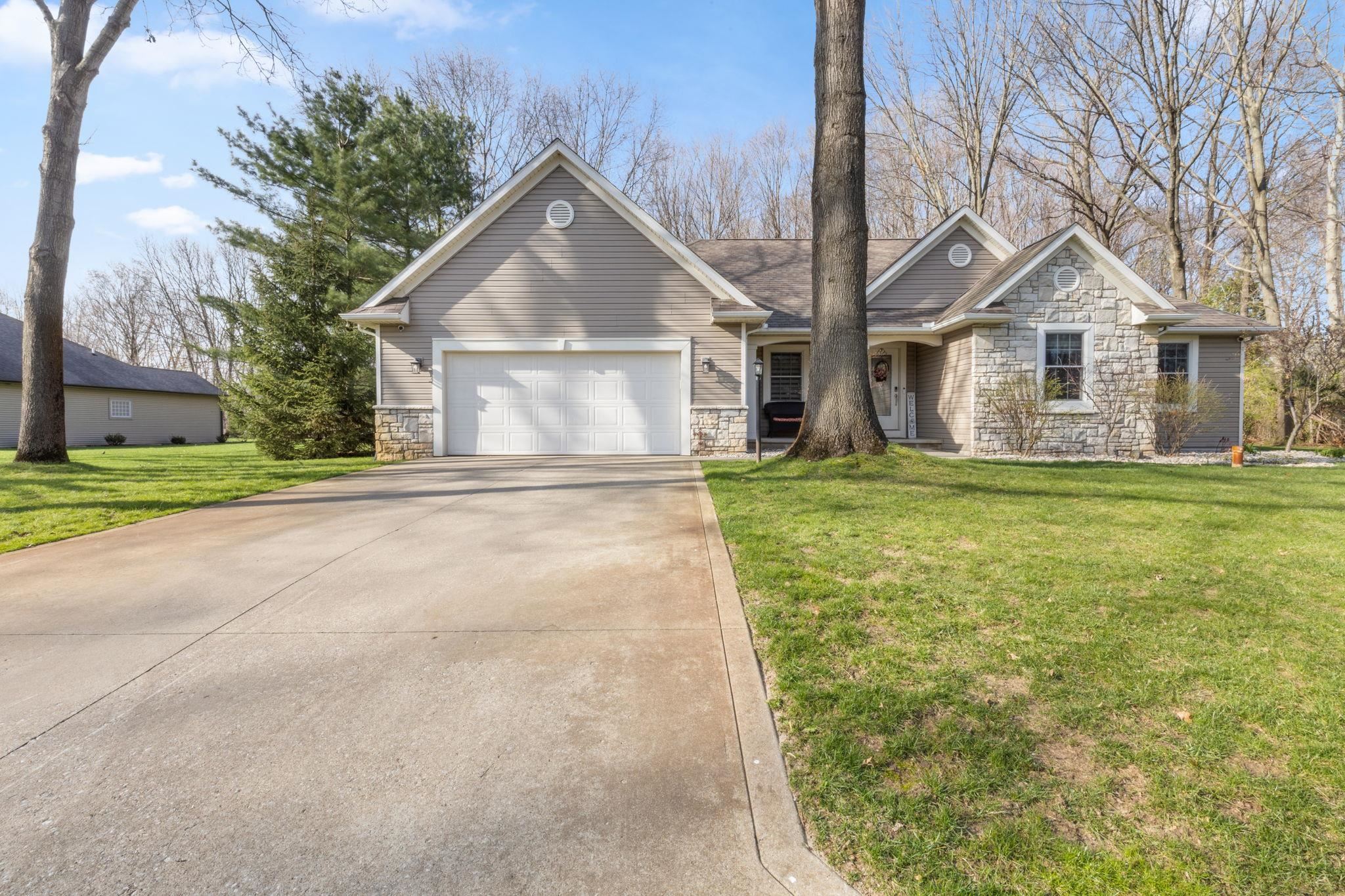 13745 Ranier Drive Middlebury, IN 46540 - Photo 2 of 29