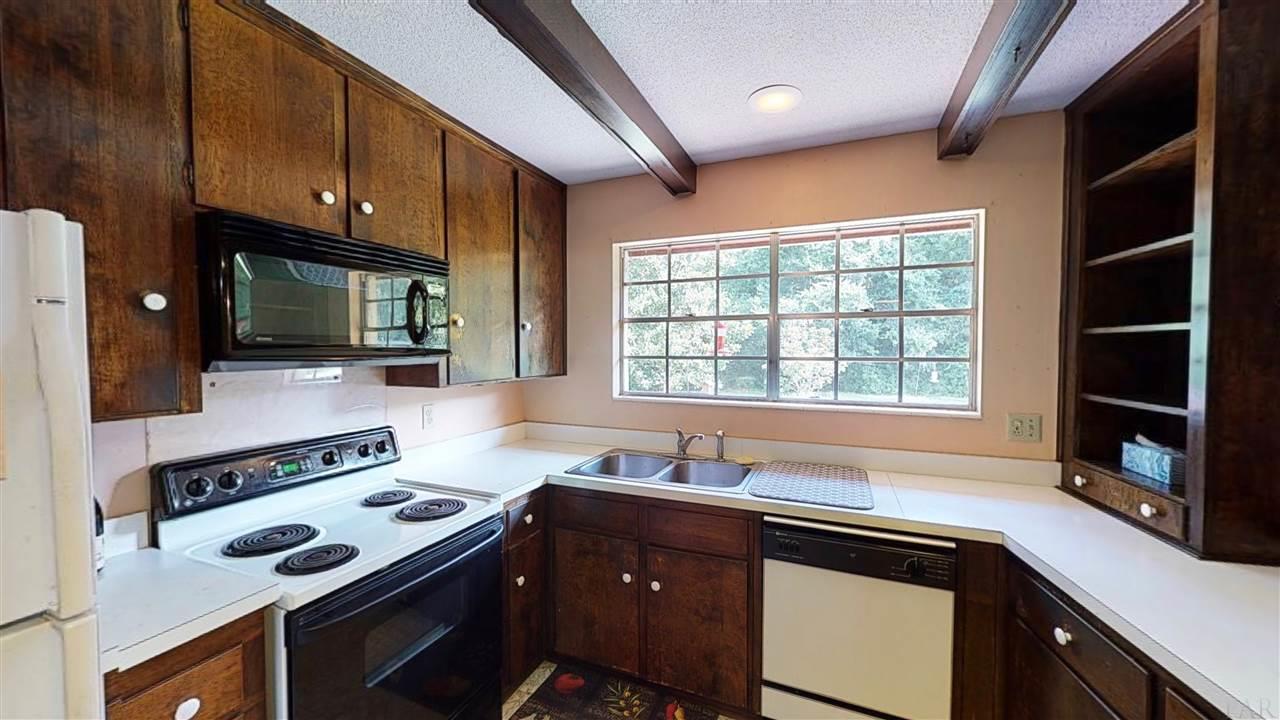 7732 Chesterfield Road Pensacola, FL 32506 - Photo 9 of 31 Gallery Image 9