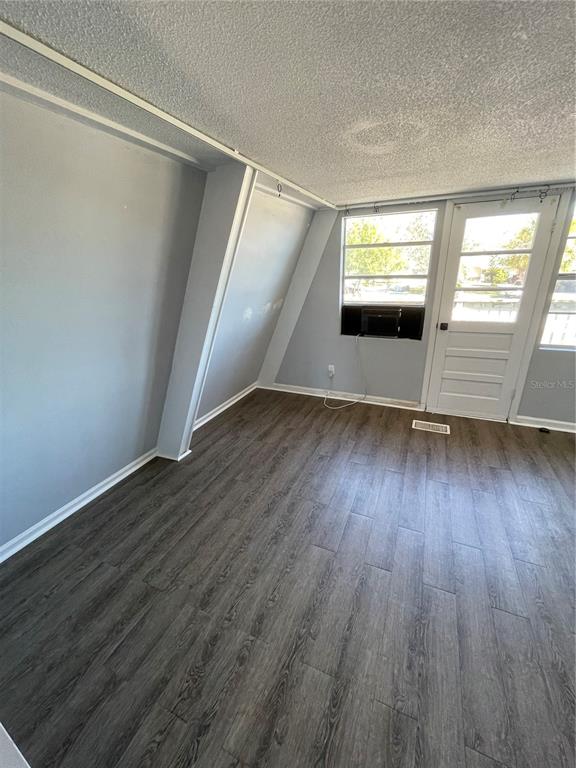 900 Riverside Drive Tarpon Springs, FL 34689 - Photo 17 of 42