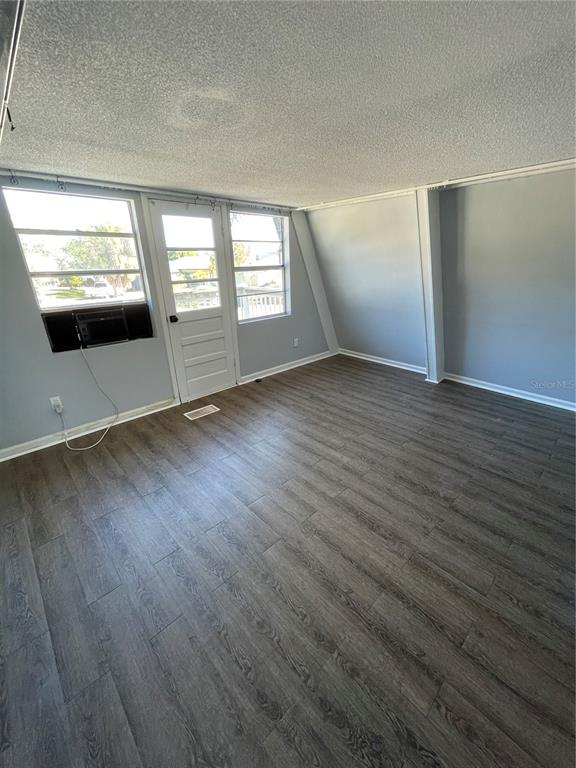 900 Riverside Drive Tarpon Springs, FL 34689 - Photo 18 of 42