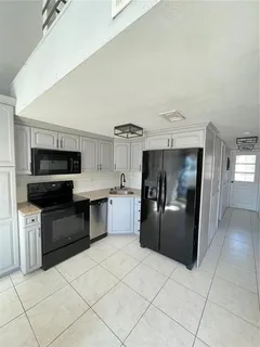 $330,000 | 900 Riverside Drive, Tarpon Springs, FL 34689