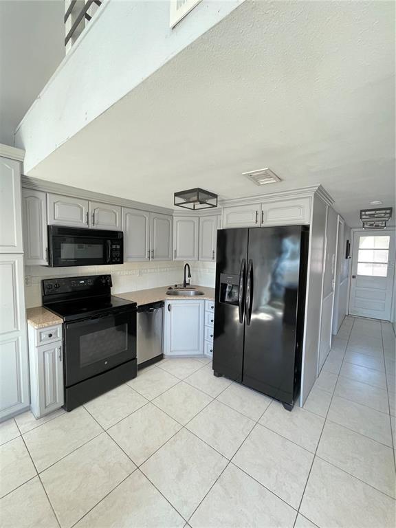 900 Riverside Drive Tarpon Springs, FL 34689 - Photo 7 of 42