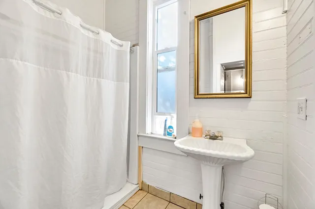 $369,999 | 728 De Witt Avenue, Sanger, CA 93657