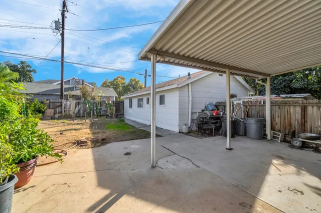 $369,999 | 728 De Witt Avenue, Sanger, CA 93657