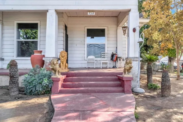 $369,999 | 728 De Witt Avenue, Sanger, CA 93657