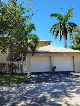 $290,000 | 1821 Northeast 40th Court, Unit 302, Pompano Beach, FL 33064