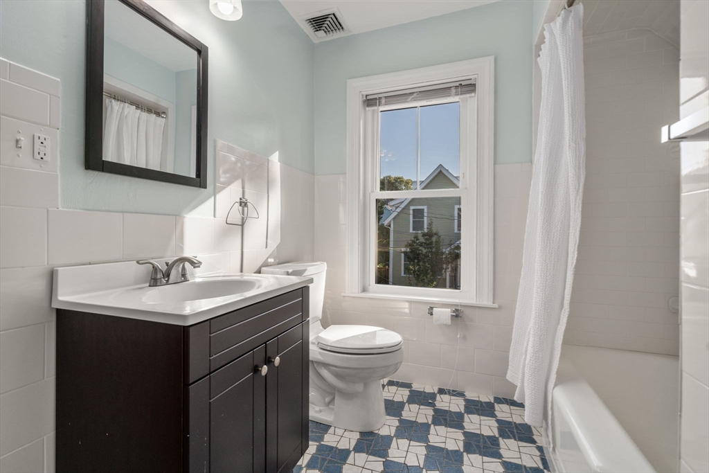22 Harrington Road Cambridge, MA 02140 - Photo 9 of 18 Gallery Image 9