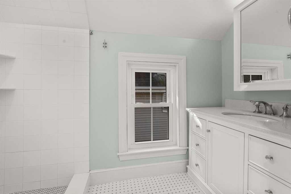22 Harrington Road Cambridge, MA 02140 - Photo 10 of 18 Gallery Image 10