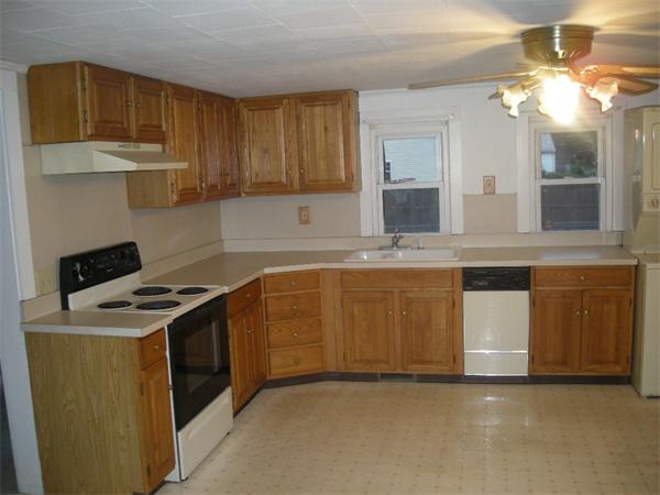35 Hawthorne Road Holbrook, MA 02343 - Photo 2 of 13