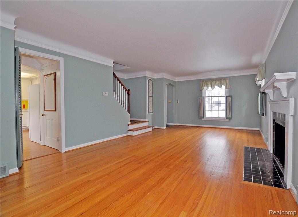 1565 Fairholme Road Grosse Pointe, MI 48236 - Photo 4 of 25 4.jpg