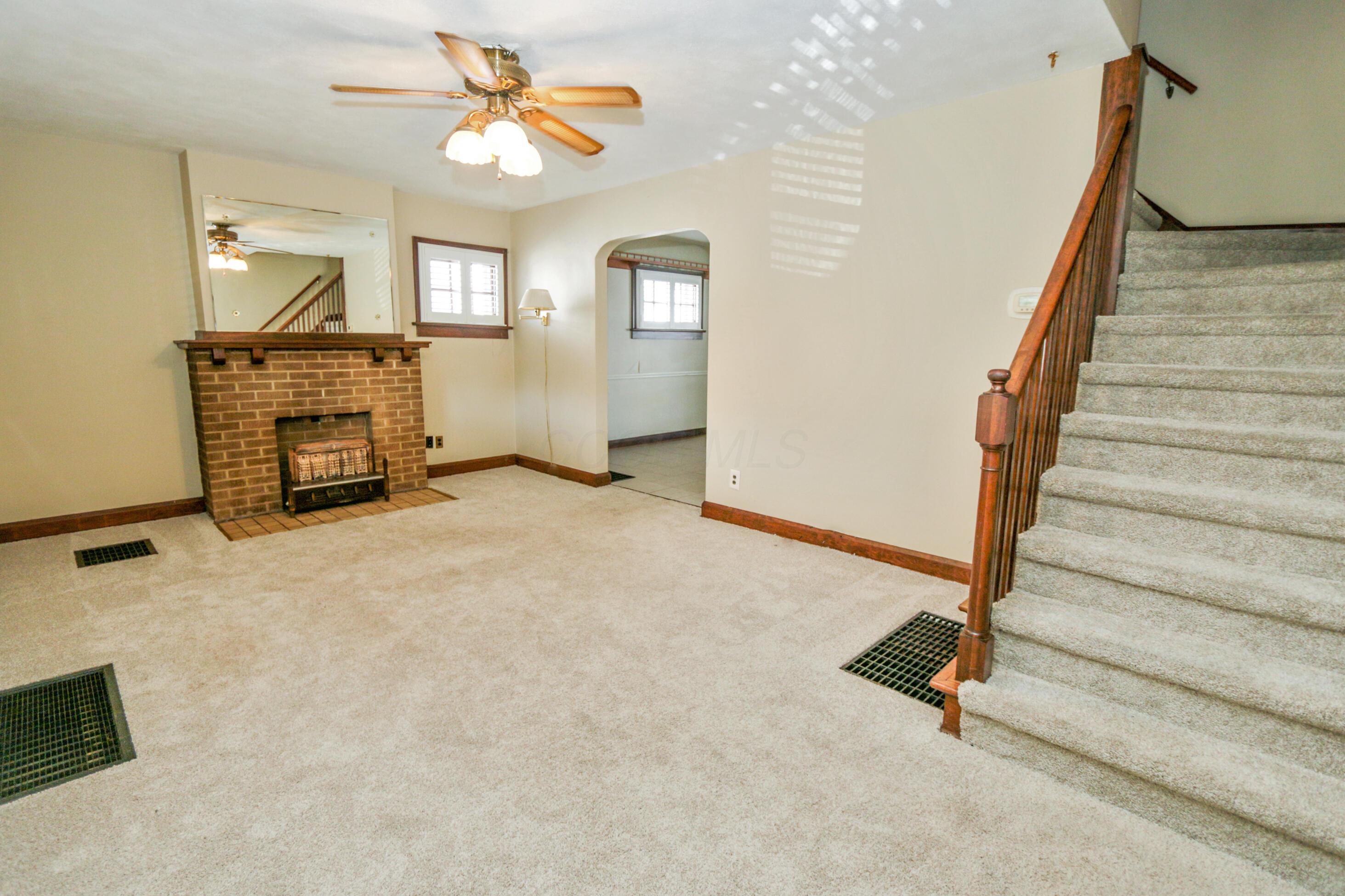 148 Demorest Road Columbus, OH 43204 - Photo 4 of 44 148 Demorest Ave