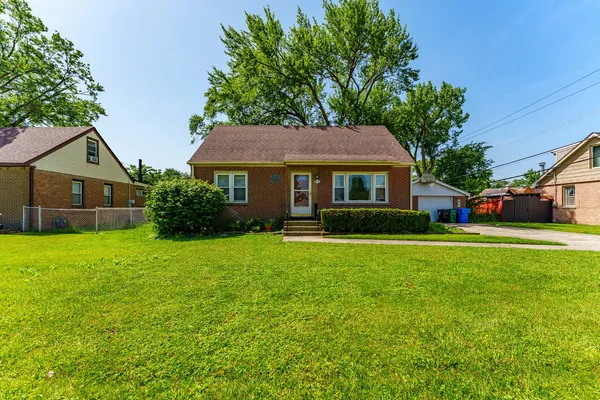$275,000 | 7805 Suburban Lane, Bridgeview, IL 60455