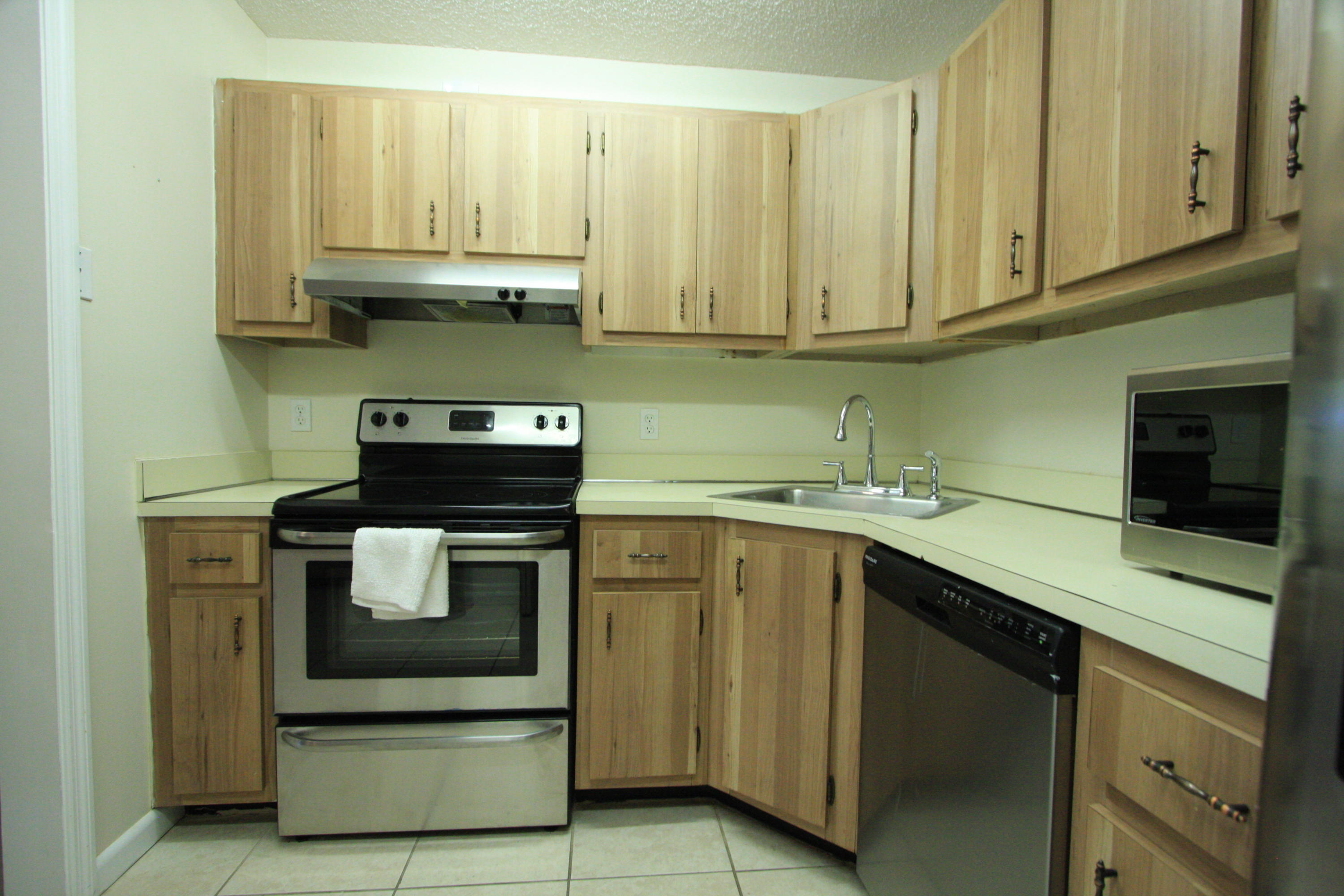304 Pine Ridge Circle, Unit D2 Greenacres, FL 33463 - Photo 19 of 49 IMG_4523