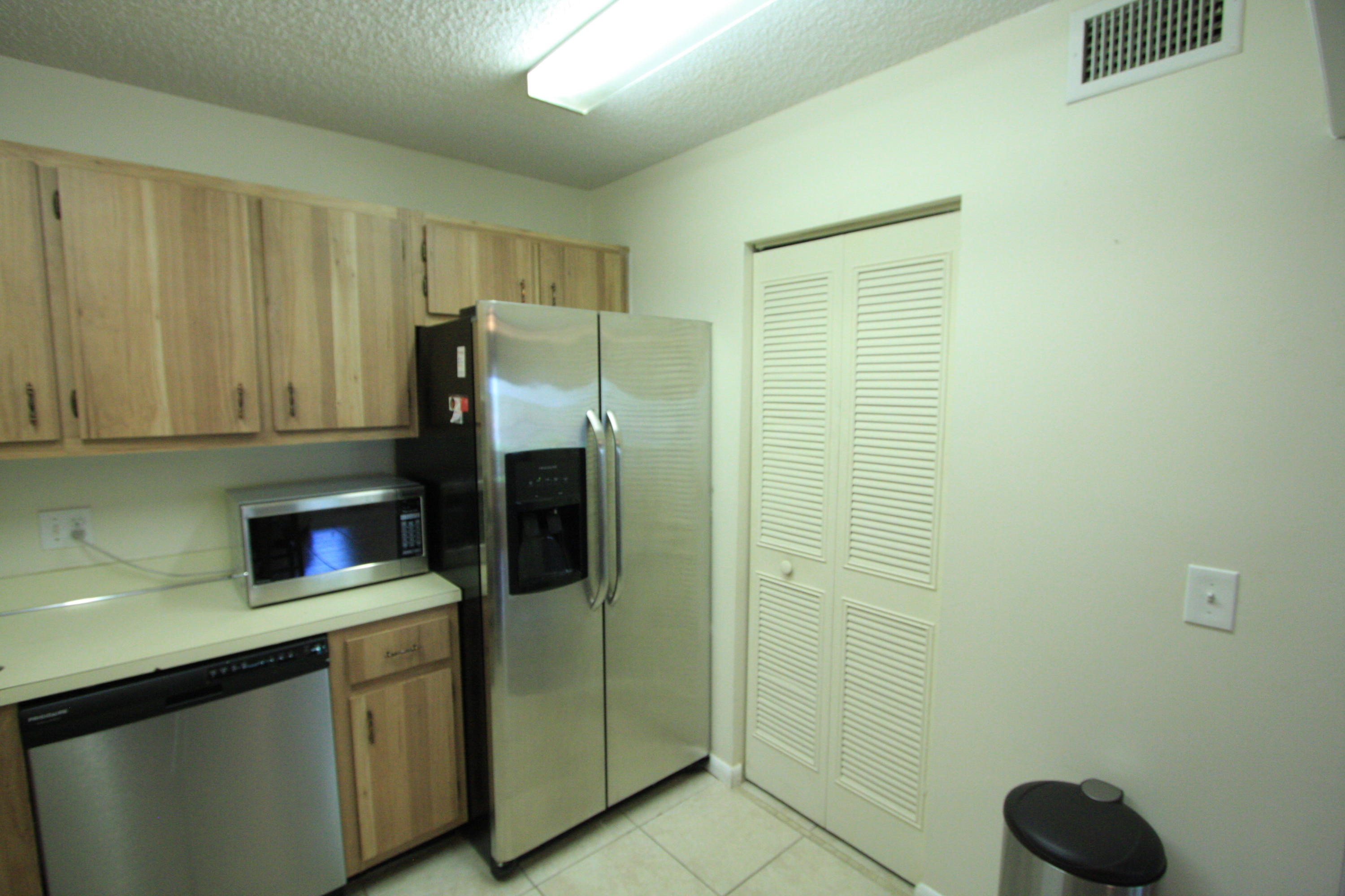 304 Pine Ridge Circle, Unit D2 Greenacres, FL 33463 - Photo 23 of 49 IMG_4527