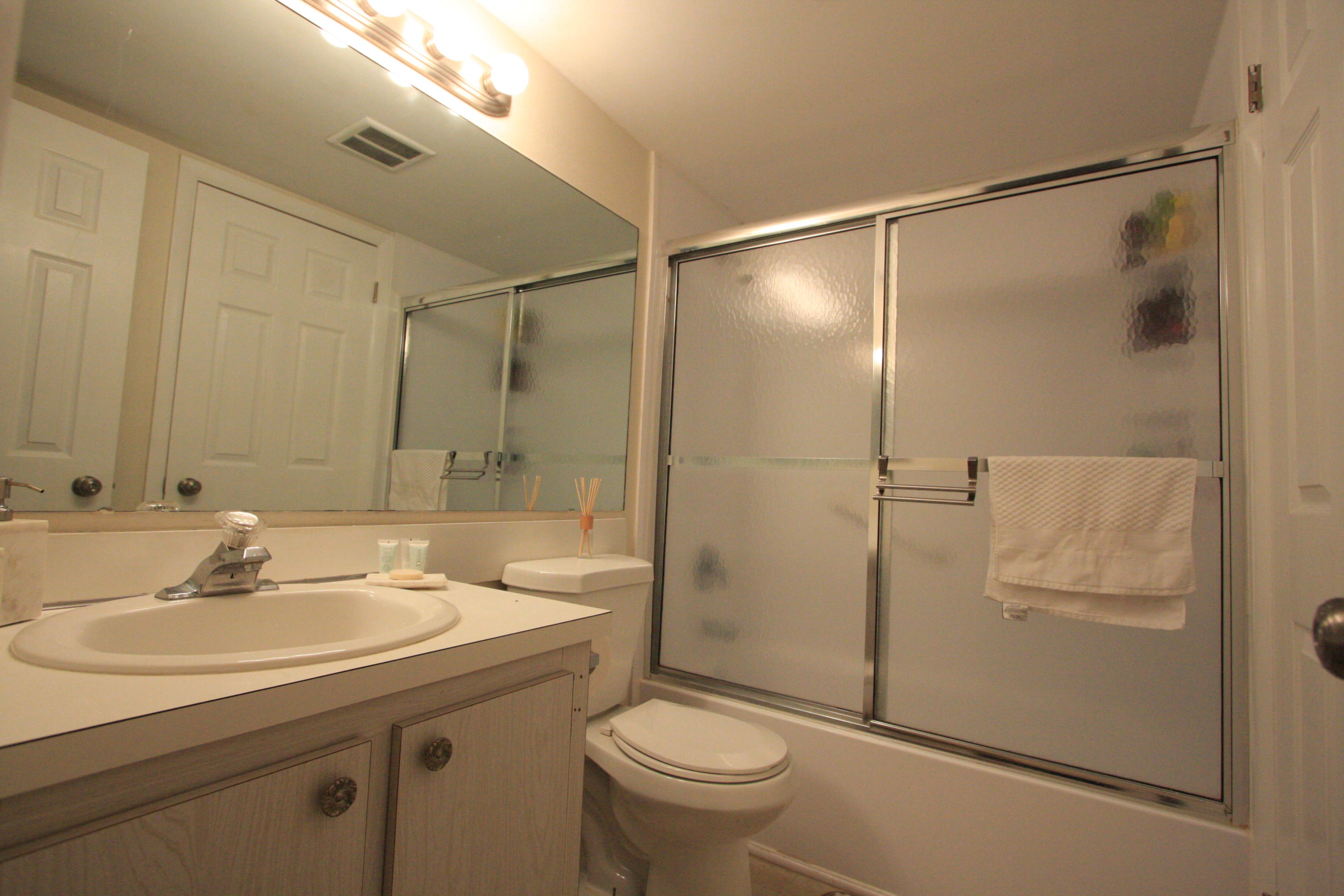 304 Pine Ridge Circle, Unit D2 Greenacres, FL 33463 - Photo 32 of 49 IMG_4537