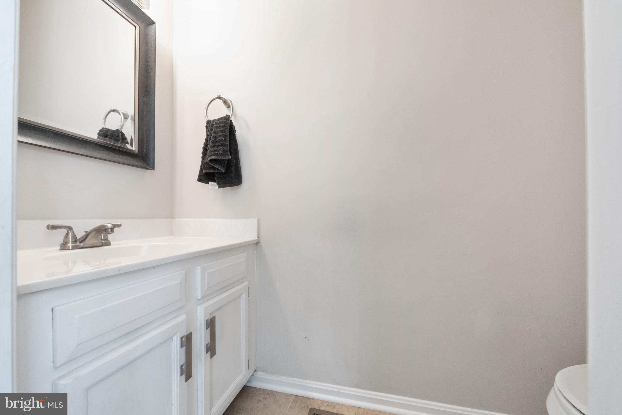 107 Ridge Avenue Taneytown, MD 21787 - Photo 11 of 34 Half bath