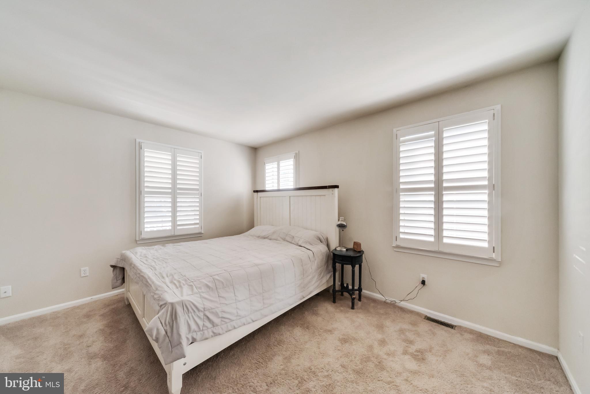 107 Ridge Avenue Taneytown, MD 21787 - Photo 13 of 34 Family room