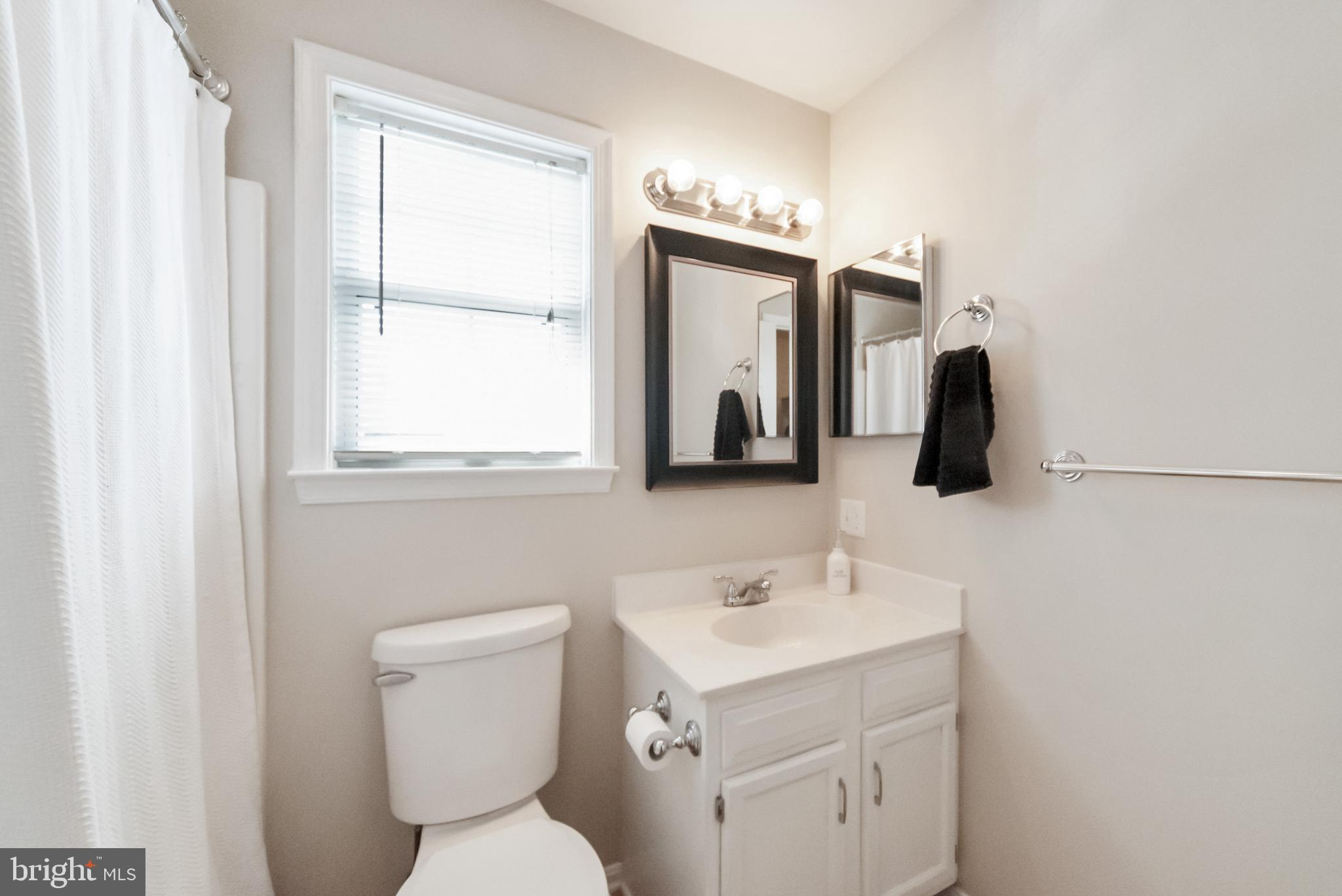 107 Ridge Avenue Taneytown, MD 21787 - Photo 21 of 34 Hall Bath