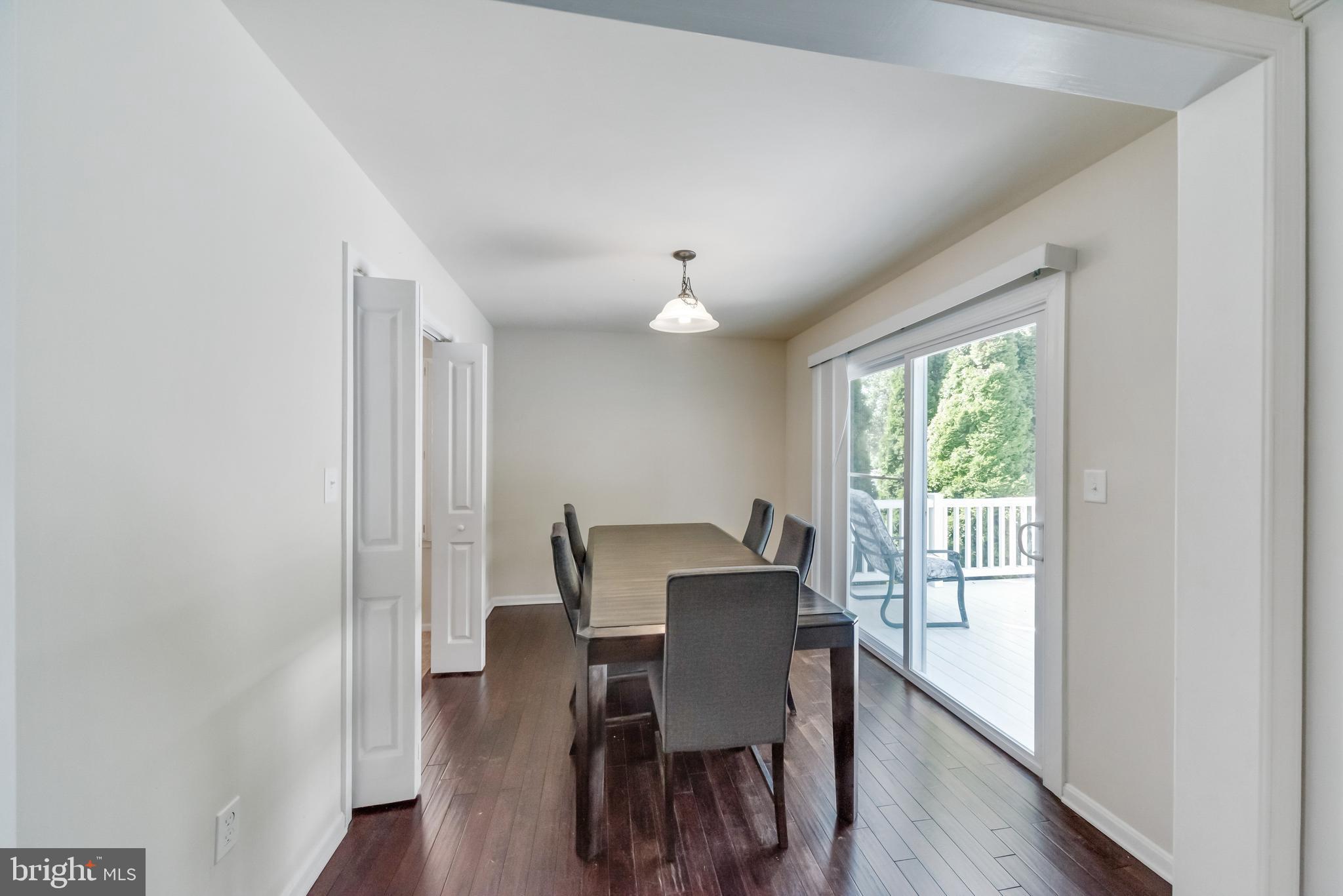 107 Ridge Avenue Taneytown, MD 21787 - Photo 5 of 34 Dining area