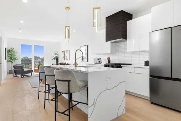 $799,999 | 66 Mcgrath, Unit 209, Quincy, MA 02169