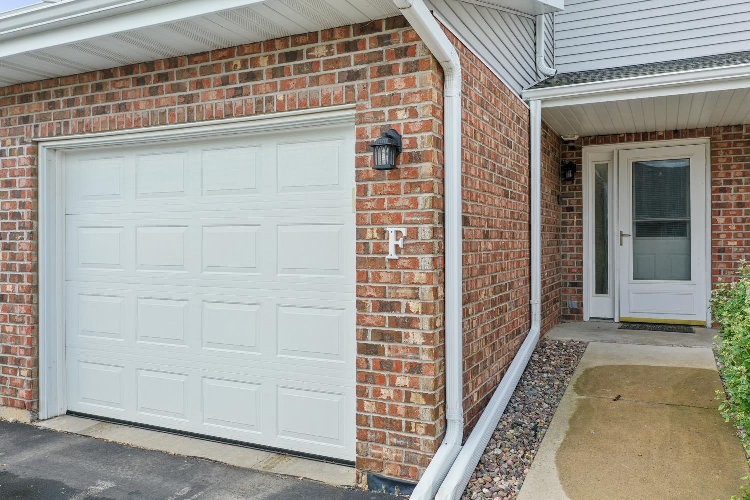 2551 Telluride Trail, Unit F Green Bay, WI 54313 - Photo 2 of 26