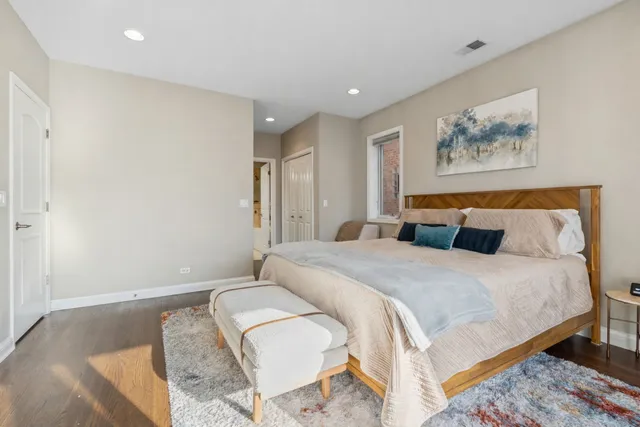 $415,000 | 5741 West Lawrence Avenue, Unit 1, Chicago, IL 60630