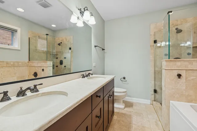 $415,000 | 5741 West Lawrence Avenue, Unit 1, Chicago, IL 60630