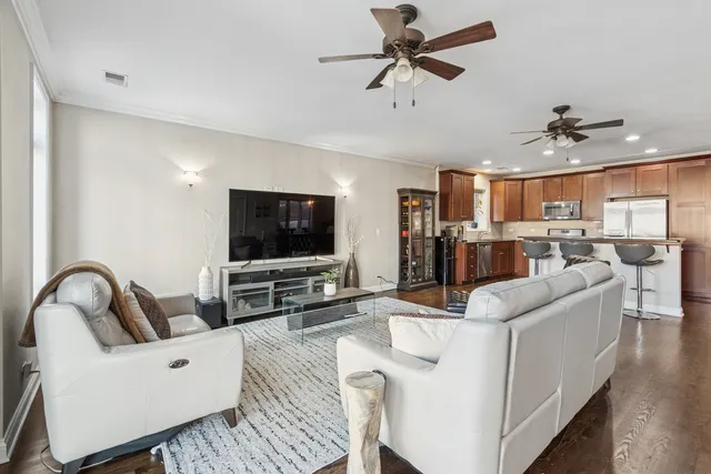 $415,000 | 5741 West Lawrence Avenue, Unit 1, Chicago, IL 60630