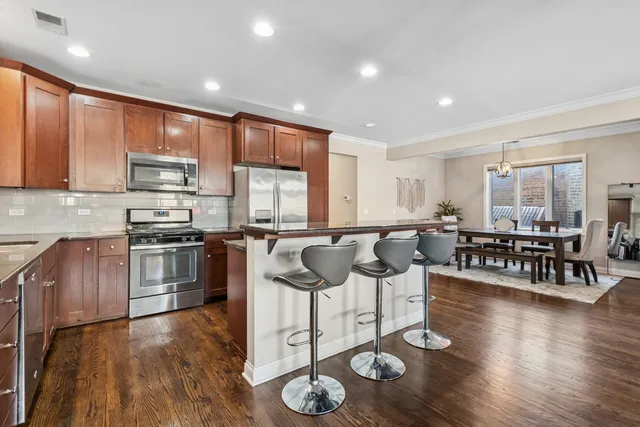 $415,000 | 5741 West Lawrence Avenue, Unit 1, Chicago, IL 60630