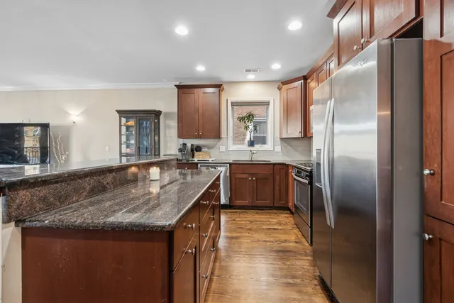 $415,000 | 5741 West Lawrence Avenue, Unit 1, Chicago, IL 60630