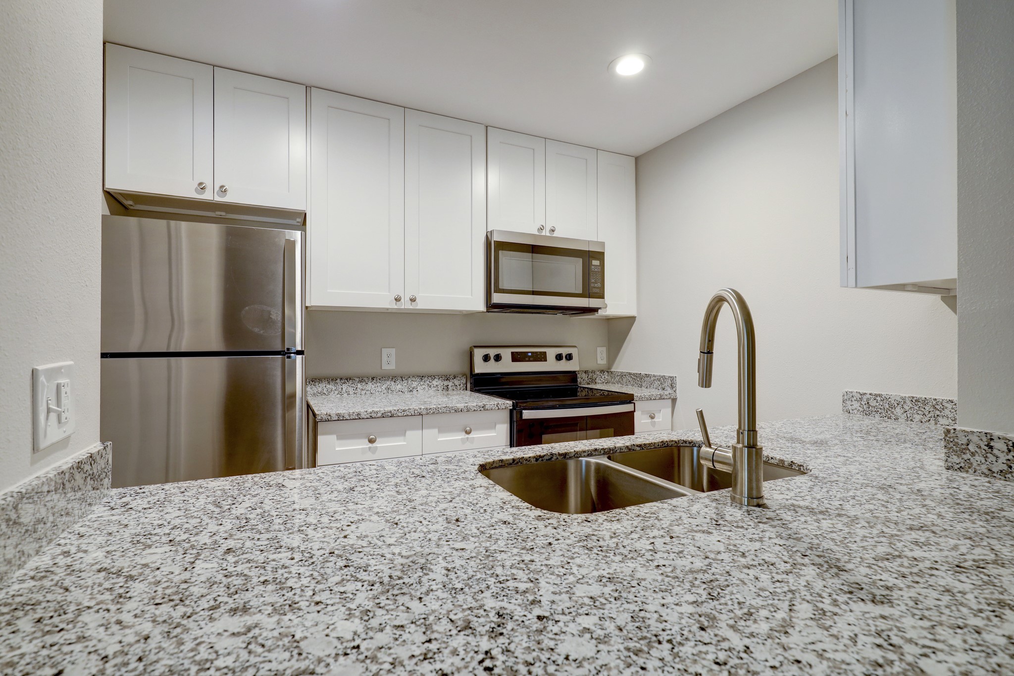 512 Ridge Houston Tx 77009, Unit 9 Houston, TX 77009 - Photo 2 of 10