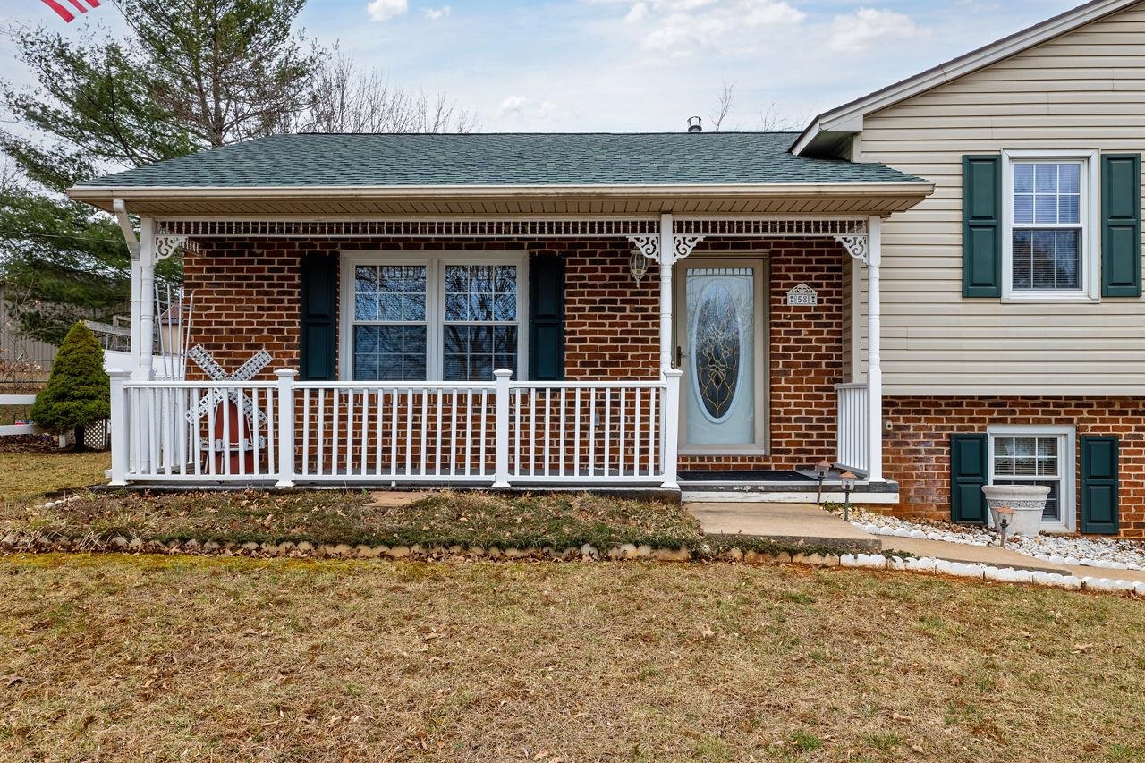 58 Rolla Mill Road Verona, VA 24482 - Photo 4 of 46 front view of a house